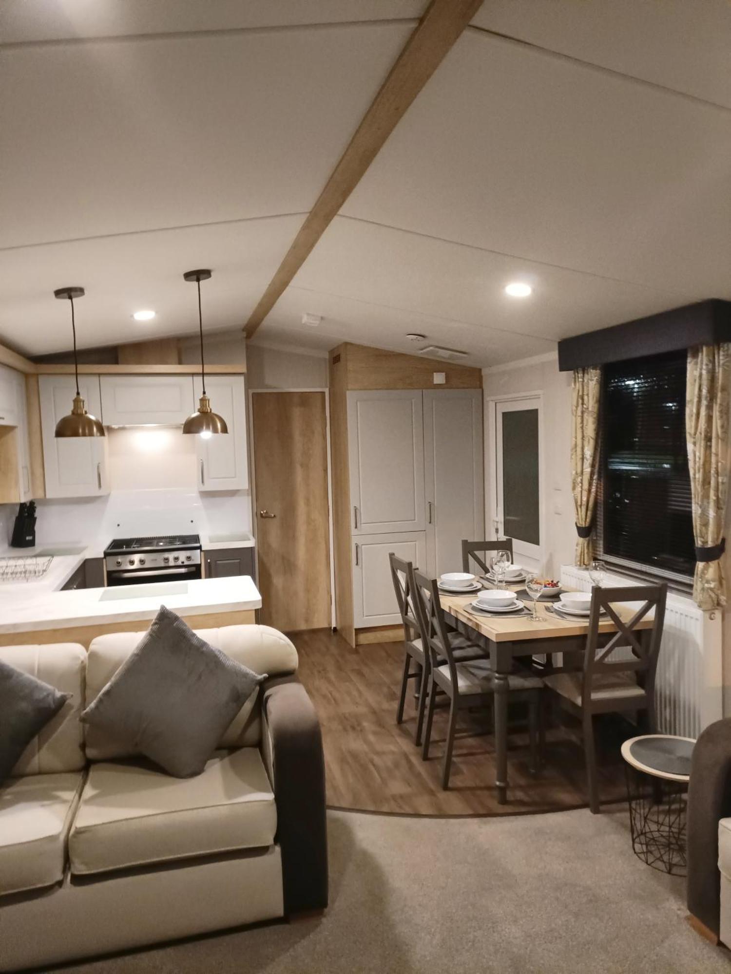 Hillingworth'S Hot Tub Retreat - Lochmaben Villa Dumfries Bagian luar foto